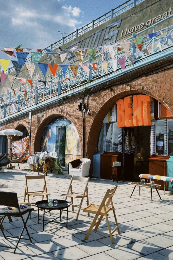 Bent Pop-up Gallery