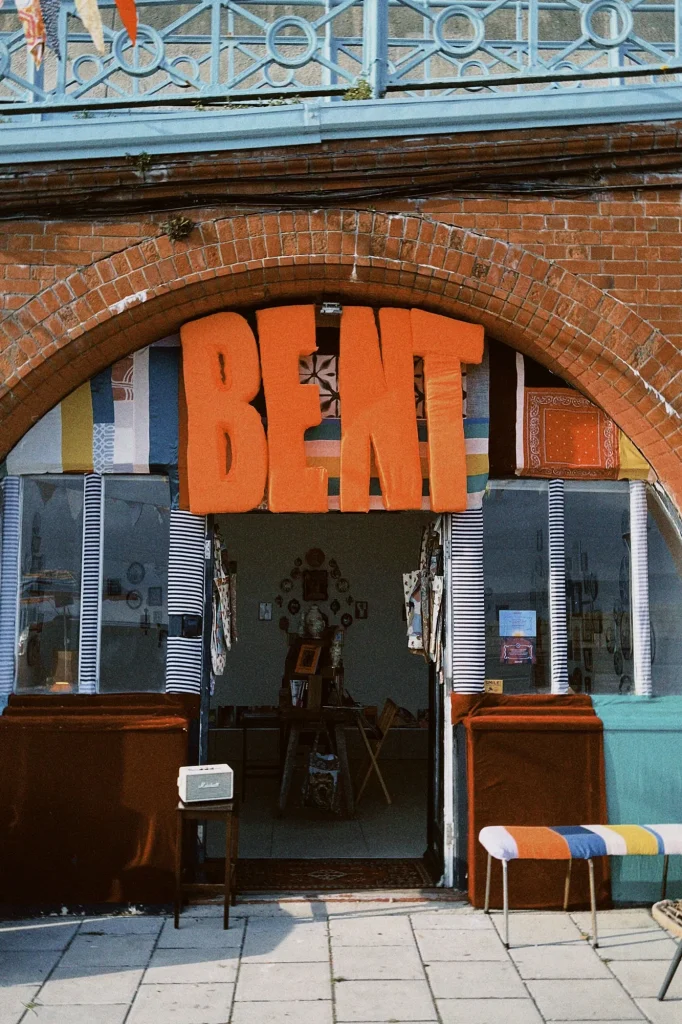 Bent Pop-up Gallery
